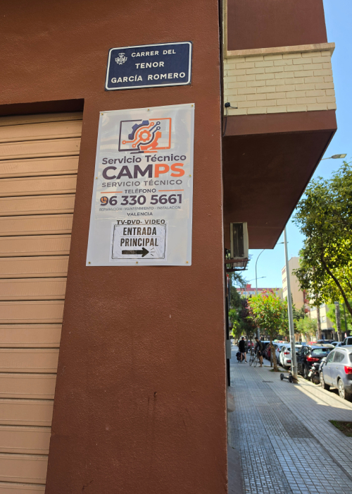 nueva tienda de Asistencia Técnica Camps con cartel exterior de servicio técnico